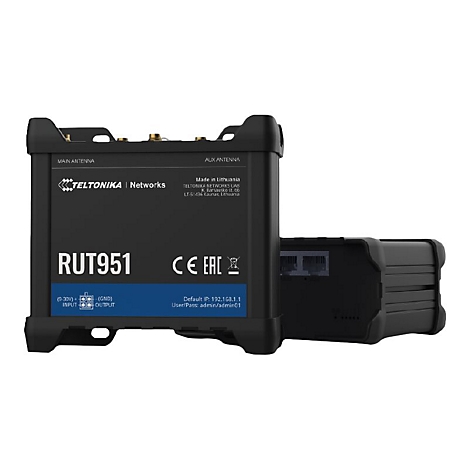 Schwarzer Router RUT951, Teltonika Networks, mit Antennen und Anschlüssen. Aufschrift: Made in Lithuania, CE EAC.