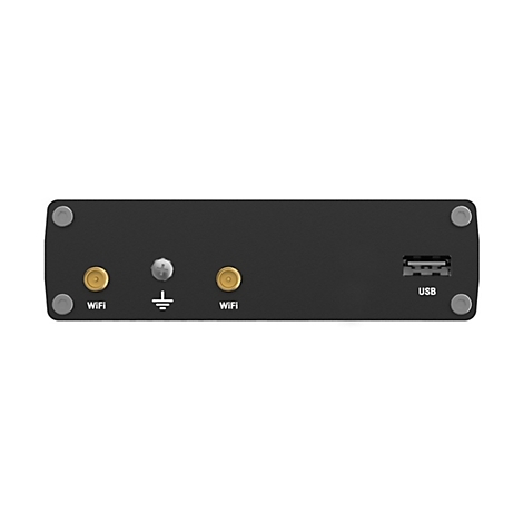 Rückseite eines schwarzen elektronischen Geräts mit zwei goldenen WLAN-Anschlüssen, einem Erdungspunkt und einem USB-Port.