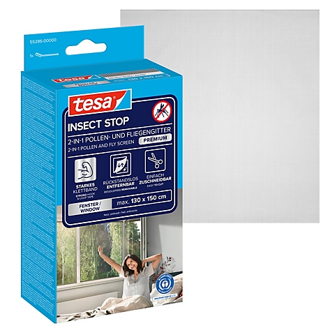 Emballage du produit d'une moustiquaire avec le nom du produit et ses caractéristiques. À côté, une moustiquaire blanche.