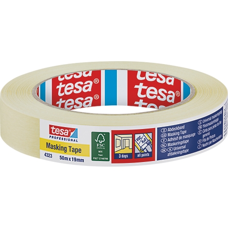 Close-up van een rol Tesa maskeertape. De woorden Masking Tape zijn zichtbaar op de lichtgele tape.
