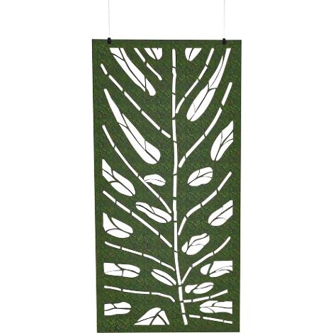 Groen, rechthoekig wandpaneel met een uitgestanst bladerpatroon. Bovenin bevestigd door twee zwarte koorden.