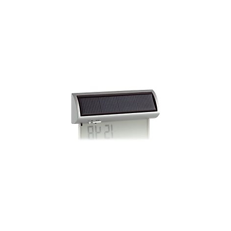 Nahaufnahme der silbernen Oberseite eines digitalen Solar-Weckers mit Display.