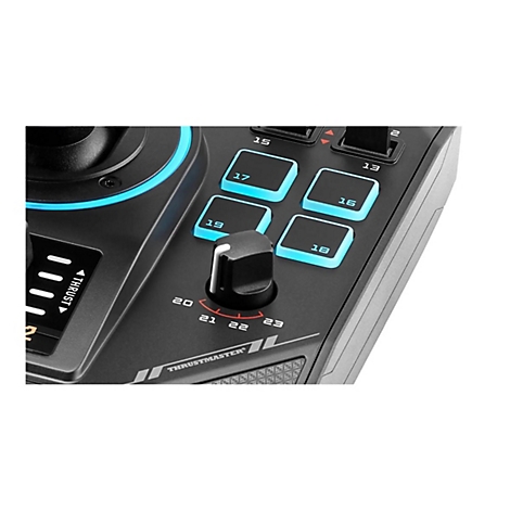 Nahaufnahme eines Thrustmaster Gaming-Controllers mit beleuchteten Tasten, Drehregler und Beschriftungen.