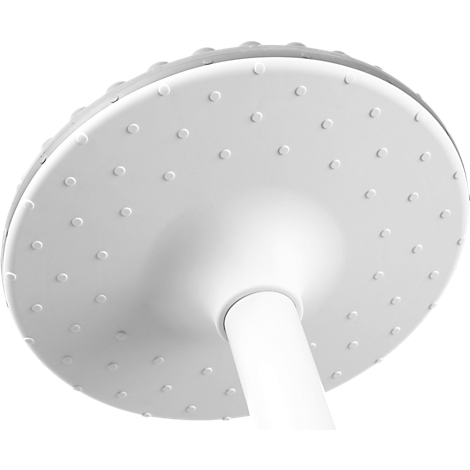 Close-up van een witte douchekop met noppen op de douchekop en een witte steel.
