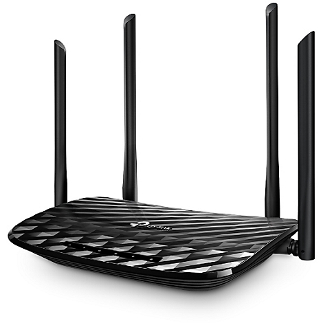 Schwarzer Router mit vier Antennen, auf weißem Hintergrund. Die Oberseite hat ein geometrisches Muster, das Logo von TP-Link ist sichtbar.
