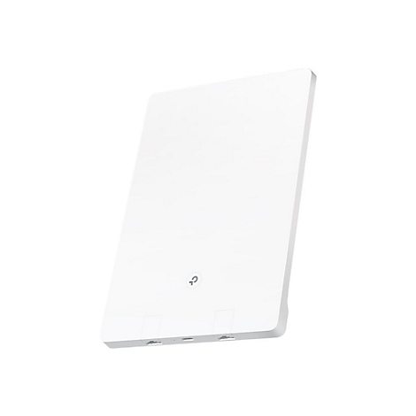 Appareil blanc et rectangulaire aux coins arrondis, incliné sur fond blanc. Ports en bas.