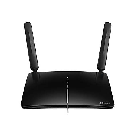Schwarzer Router mit zwei Antennen. Unten rechts Logo von TP-Link.