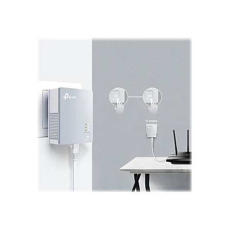 Ein weiÃŸer TP-Link WLAN-Repeater steckt in einer Steckdose. Auf der rechten Seite wird die Verbindung zum Router in einer Illustration dargestellt.