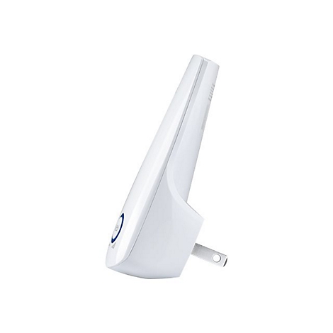 Weißer WLAN-Repeater mit blauem Knopf. Auf weißem Grund.