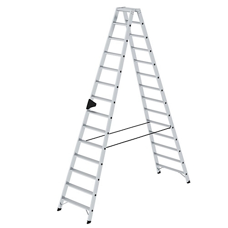 Een grijze, vrijstaande ladder tegen een witte achtergrond. De ladder heeft veel sporten en is aan de bovenkant verbonden.