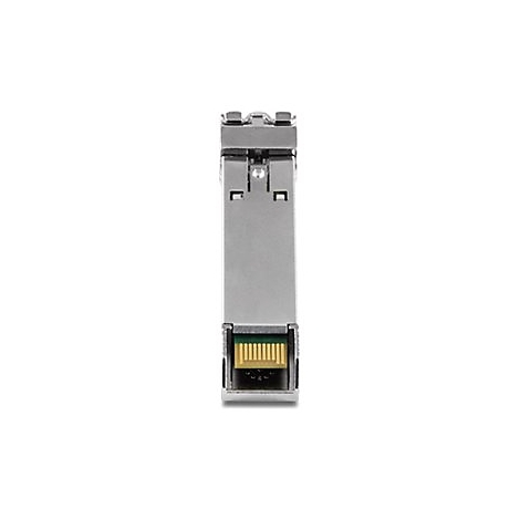 Silbernes SFP-Modul mit sichtbarem Goldkontaktstecker vor weißem Hintergrund.