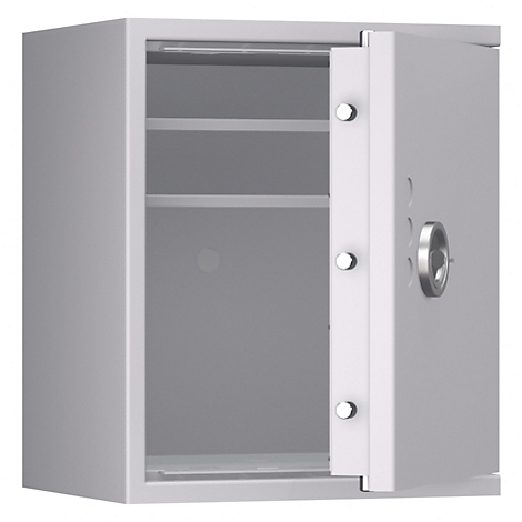 Ein grauer Tresor, die Tür ist geöffnet, zwei Einlegeböden. An der Tür ist ein Griff und die Scharniere sichtbar.