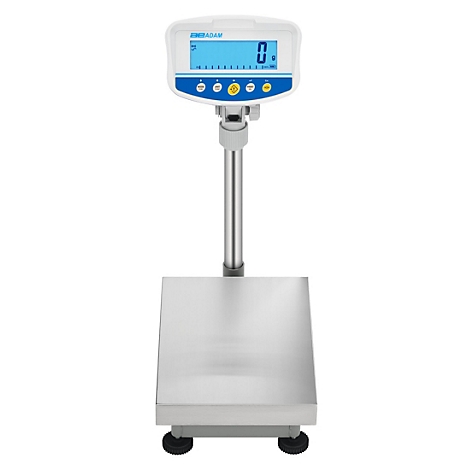 Une balance numérique avec un écran bleu, affichant "0". Une tige verticale est fixée au-dessus d'une plateforme rectangulaire à quatre pieds.