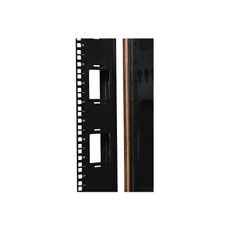 Nahaufnahme eines schwarzen Netzwerk-Schranks mit nummerierten Aussparungen und kupferfarbenen Seiten.