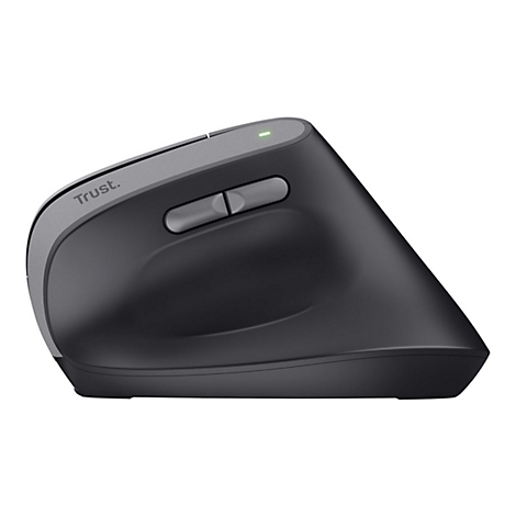 Vertikale ergonomische Computermaus von Trust in Dunkelgrau mit zwei Seitentasten und leuchtender grüner Status-LED.
