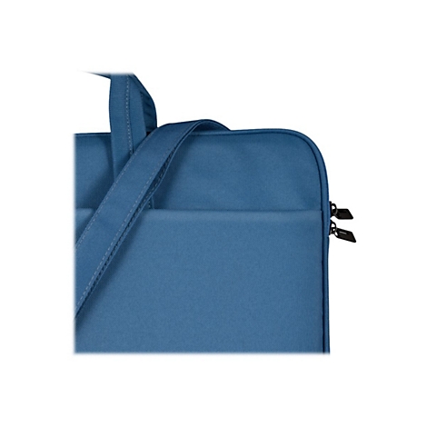 Nahaufnahme einer blauen Laptoptasche mit Textiloberfläche, Trageriemen und Reißverschluss.