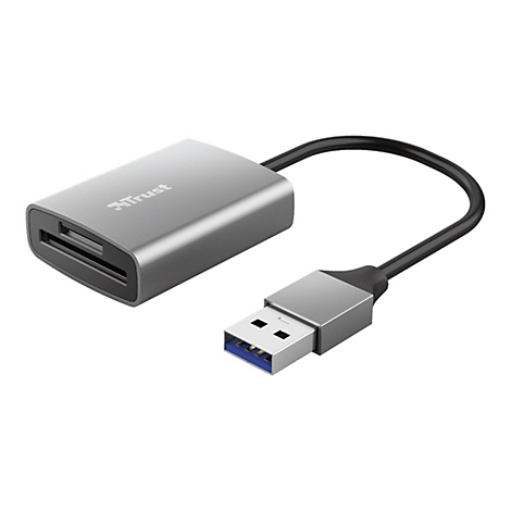 Grauer USB-Kartenleser von Trust mit kurzem schwarzem Kabel und USB-A-Stecker vor weißem Hintergrund.