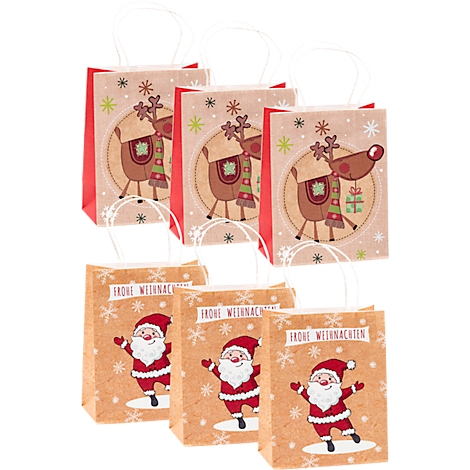 Drie geschenkzakjes met rendiermotief en drie met kerstmanmotief op bruin papier.