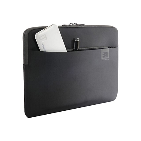 Schwarze Laptoptasche mit ReiÃŸverschluss. In der Fronttasche befinden sich ein weiÃŸes GerÃ¤t und ein Stift.
