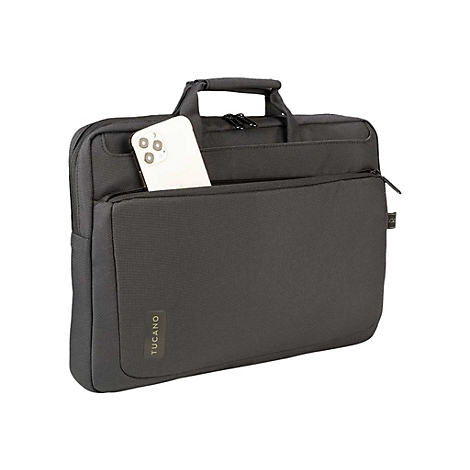 Schwarze Laptoptasche mit Smartphone in der Fronttasche, Griff oben. Auf der Tasche steht Tucano.