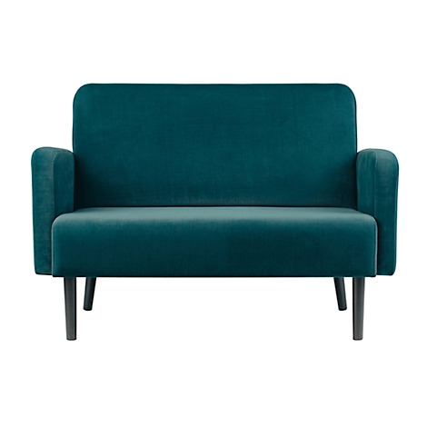 Teal sofa met zwarte poten, tegen een witte achtergrond.