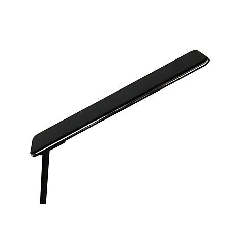 Schwarzer, flacher Leuchtkopf einer modernen Schreibtischlampe vor weißem Hintergrund.