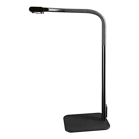 Eine schwarze, gebogene Schreibtischlampe mit quadratischem Standfuss und LED-Leuchte.