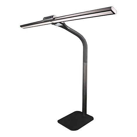 Zwarte staande lamp met LED-lichtbalk, gebogen arm, digitale bediening en vierkante voet.