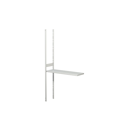 Estante de pared blanco con un estante extraíble.