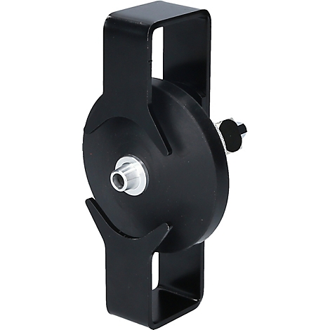 Schwarzes Metallteil mit rundem Rad und Schraube. Das Rad ist in einem Halter befestigt.