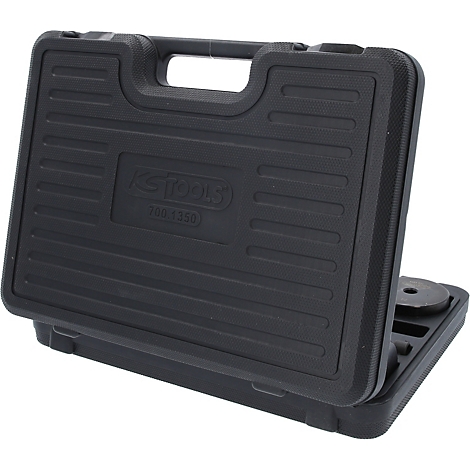 Schwarzer Werkzeugkoffer, halb geöffnet. Auf dem Deckel steht der Schriftzug "KS TOOLS".