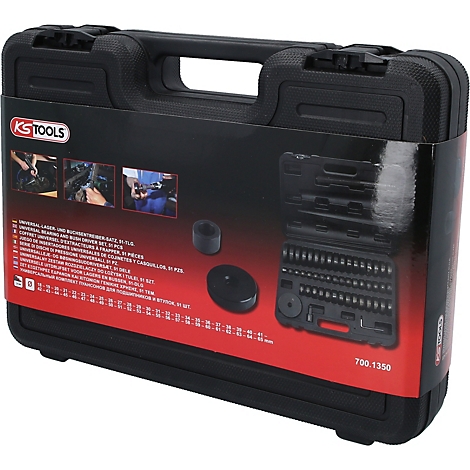 Schwarzer Werkzeugkoffer mit KS TOOLS Logo und Produktbeschreibung. Auf der roten Banderole sind Größen angegeben. Geöffnet zeigt er Werkzeuge.