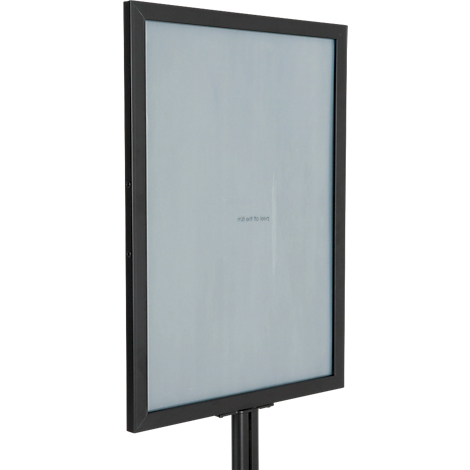 Schwarzer Rahmen mit einem grauen Hintergrund, auf dem in kleinem Text „Text wird hier sein“ steht. Er ist auf einem schwarzen Ständer befestigt.