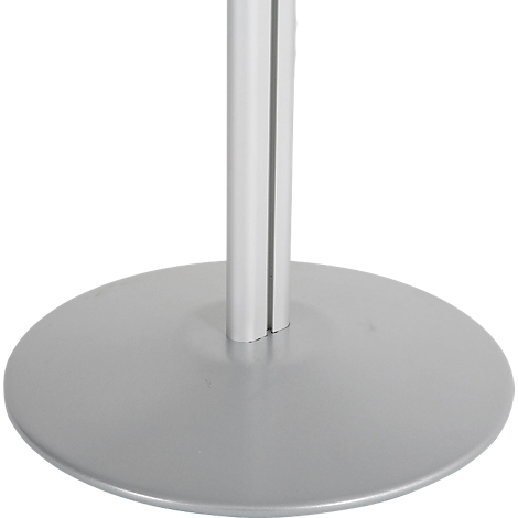 Silberner runder Standfuß mit mittiger Säule. Helles, schlichtes Design.