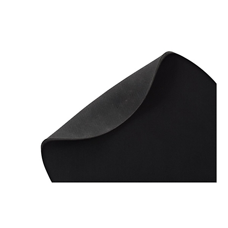 Schwarzes Mauspad, das teilweise hochgehoben wird, um die texturierte Unterseite zu zeigen.