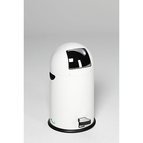 Witte prullenbak met zwart deksel en voetpedaal, tegen een witte achtergrond.