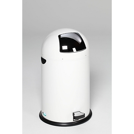 Weißer Mülleimer mit schwarzem Deckel und schwarzem Fußpedal vor neutralem Hintergrund.