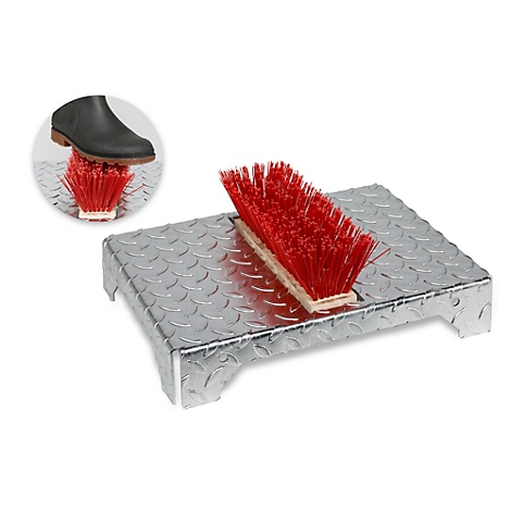 Metalen deurmat met borstel, rood, voor het schoonmaken van schoenen. In een cirkel: schoen die op de borstel drukt.