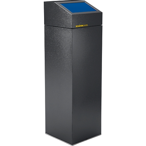 Grauer, säulenförmiger Mülleimer mit blauem Deckel und Logo.