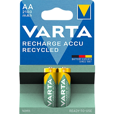 Twee Varta AA oplaadbare batterijen in blisterverpakking. Tekst: Recharge Accu, Recycled. Linksboven: AA 2100 mAh.