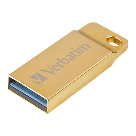 Goldfarbener USB-Stick von Verbatim. Sichtbar ist der USB-Anschluss mit blauem Innenleben und ein Loch zur Befestigung.