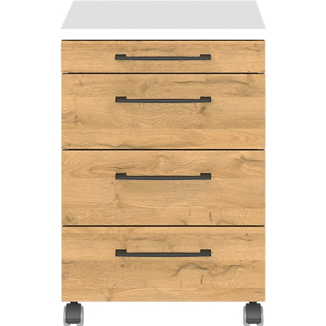 Close-up van een houten kast met vier lades en zwarte handvatten.