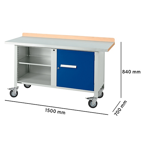 Werkbank met blauwe deur, houten blad en rollers. Afmetingen: 1500 x 700 x 840 mm.