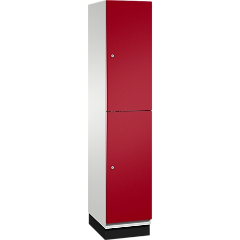 Un casier bicolore, blanc et rouge. Il possède deux portes et une base noire.