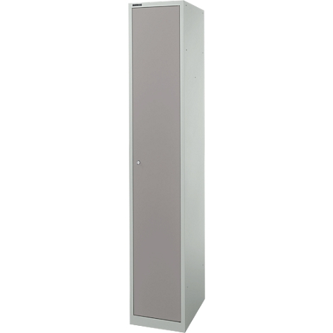 Une armoire en acier grise sur fond neutre. La porte est d'une seule couleur et une poignée est visible.