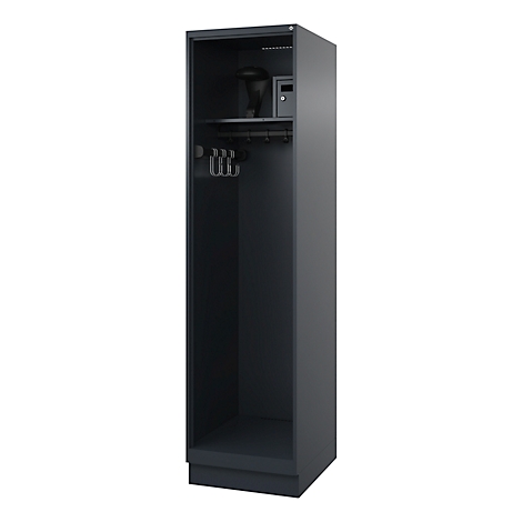 Armoire en acier noir, ouverte avec chapeau, crochets et serrure.