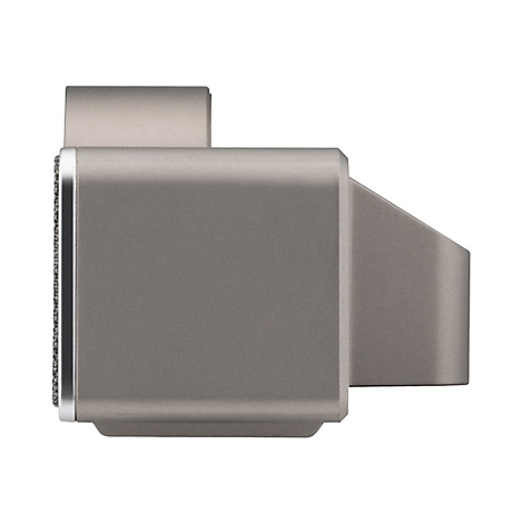 Appareil électronique gris-argenté. Forme angulaire, bords avec des détails fins.