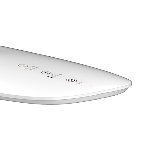 Close-up van een wit, afgerond oppervlak met drie symbolen en een rode LED-indicator.