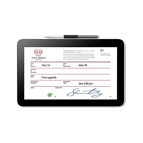 Ein Tablet mit einem Hotelformular. Auf dem Bildschirm: Datum, freies Upgrade, Unterschrift. Darüber ein Stift.