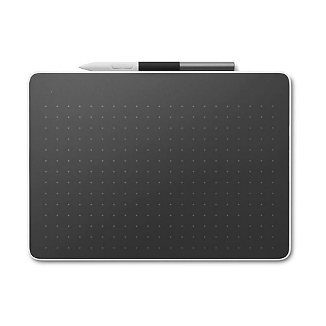 Grafiktablett mit Stift. Dunkelgraue, rechteckige Oberfläche, kleine Punkte markieren die Oberfläche, weißer Rahmen. Stift liegt obenauf.